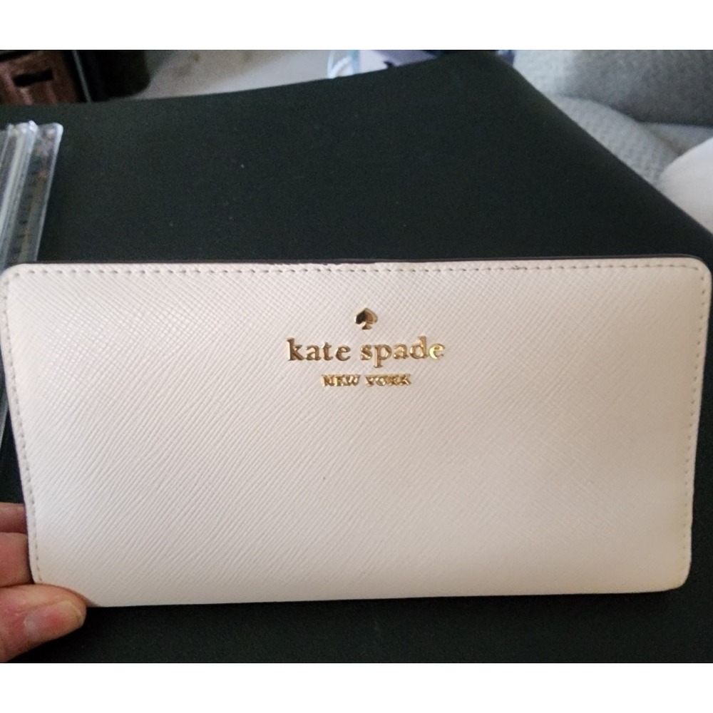 Kate Spade New York Meringue Large Bifold Wallet – Logo, Credit Card, Folding